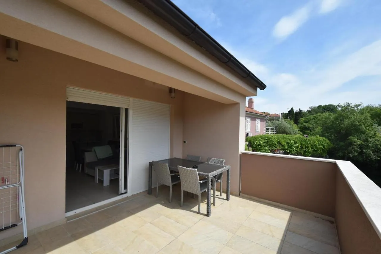 Apartment Nevena Omisalj