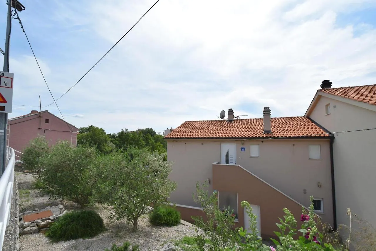 Apartment Nevena Omisalj