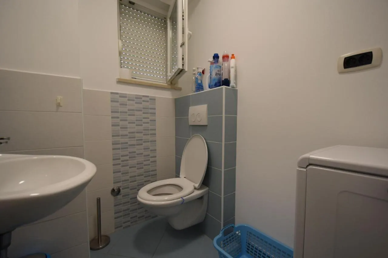 Apartment Nevena Omisalj 0*,